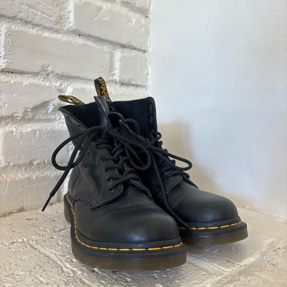 Dr Martens - 1460 Pascal Virginia Leather Lace Up Boots